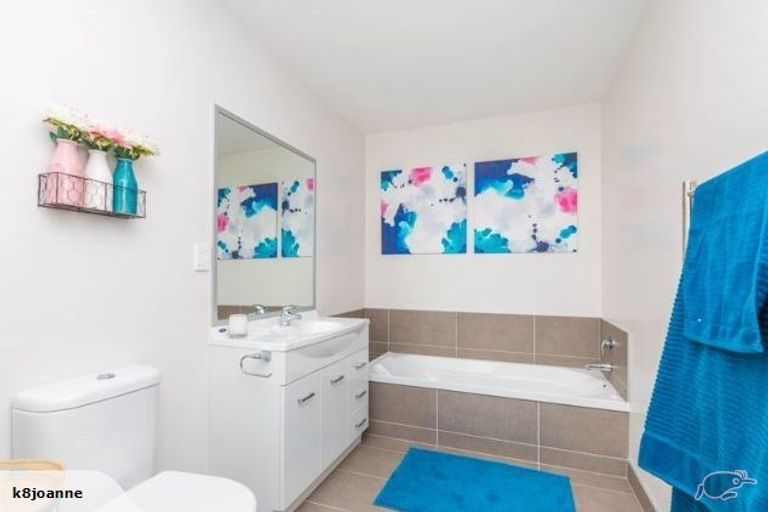 Photo of property in 24 Popokatea Drive, Takanini, 2112