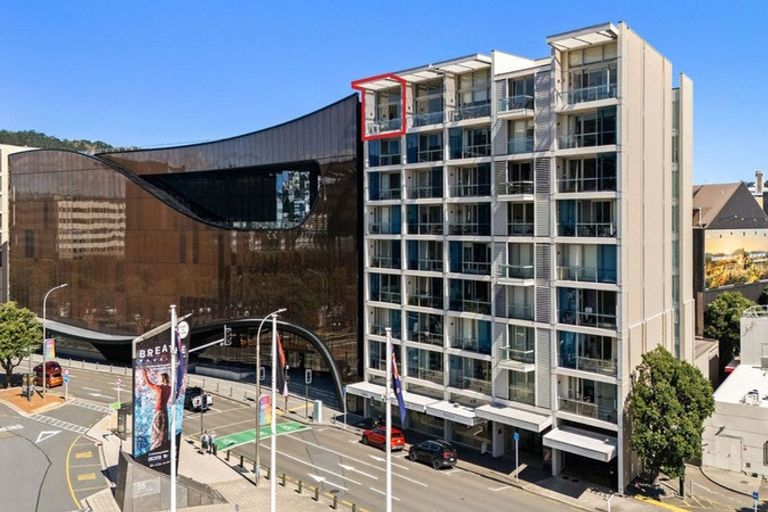 Photo of property in Portal Apartments, 8a/42 Cable Street, Te Aro, Wellington, 6011