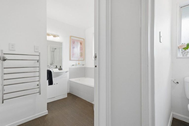 Photo of property in 1/106 Lake Terrace Road, Burwood, Christchurch, 8061