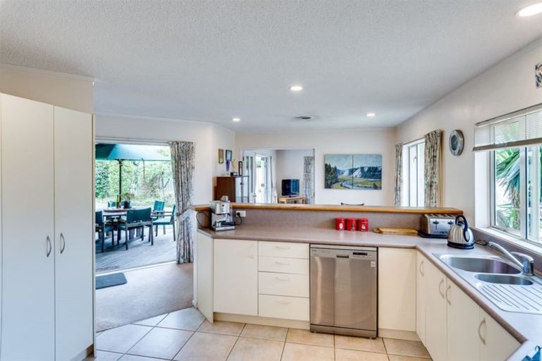 Photo of property in 44 Pukekura Place, Taradale, Napier, 4112