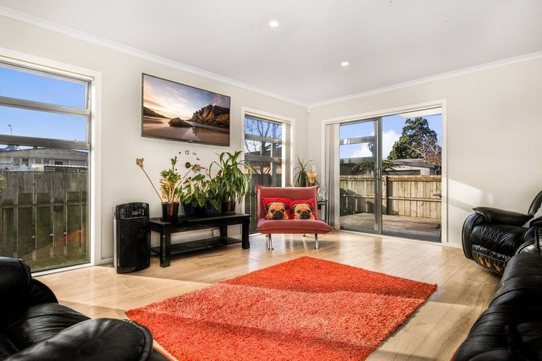 Photo of property in 6a Braeburn Place, Takanini, 2112