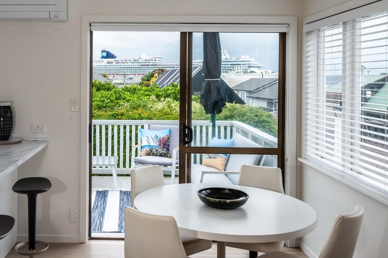 Photo of property in 20 Oceanview Road, Mount Maunganui, 3116
