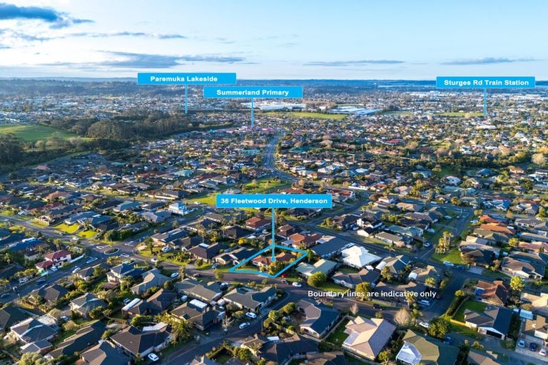 Photo of property in 36 Fleetwood Drive, Henderson, Auckland, 0612