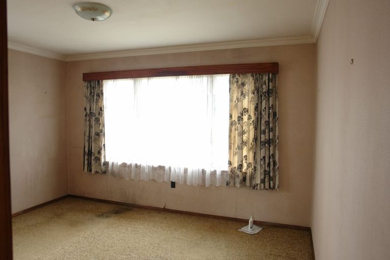 Photo of property in 28 Cambridge Street, Patea, 4520