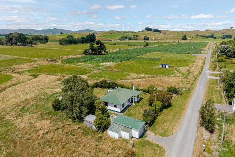 Photo of property in 72 Oparatai Road, Mangatainoka, Pahiatua, 4982