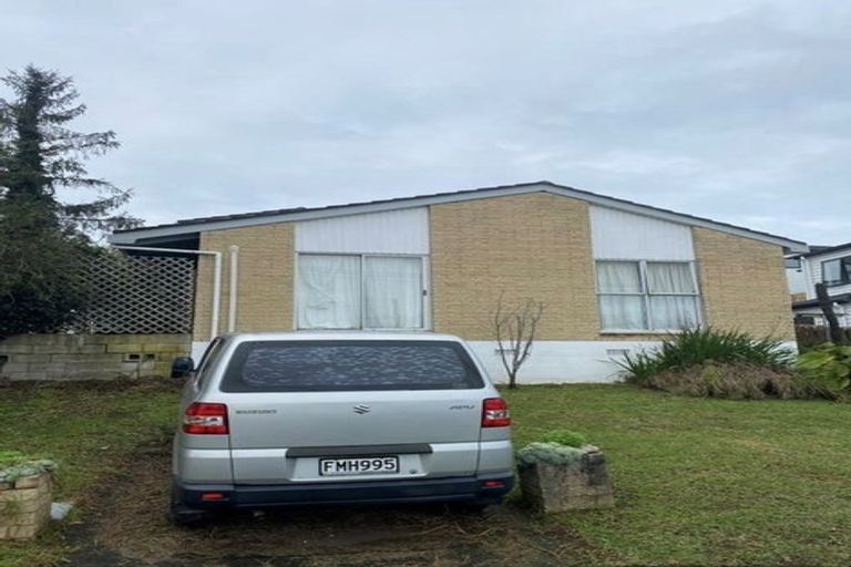 Photo of property in 1/23 Craigbank Avenue, New Lynn, Auckland, 0600