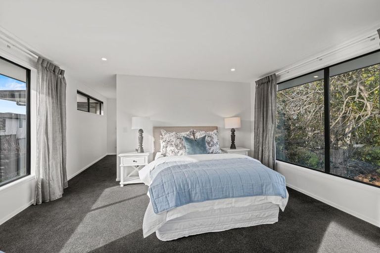 Photo of property in 62 Straven Road, Fendalton, Christchurch, 8014