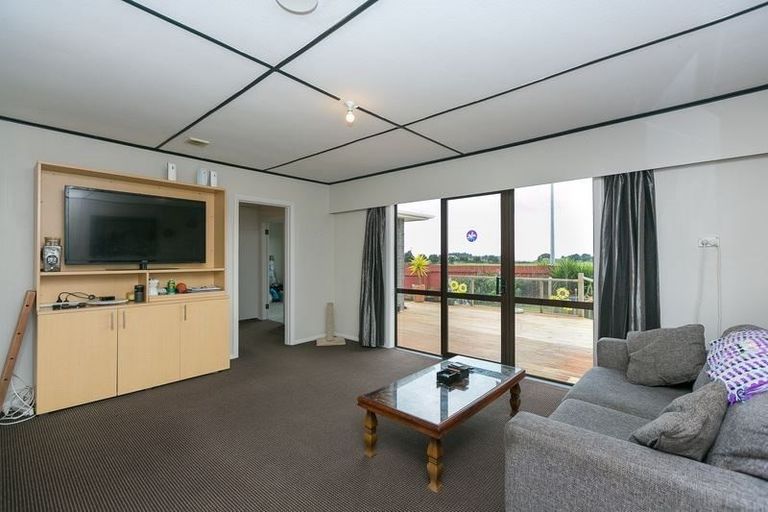Photo of property in 880 Devon Road, Bell Block, New Plymouth, 4312