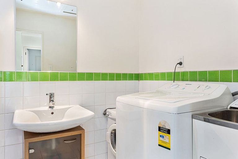 Photo of property in 17a Dudley Road, Lyttelton, 8082