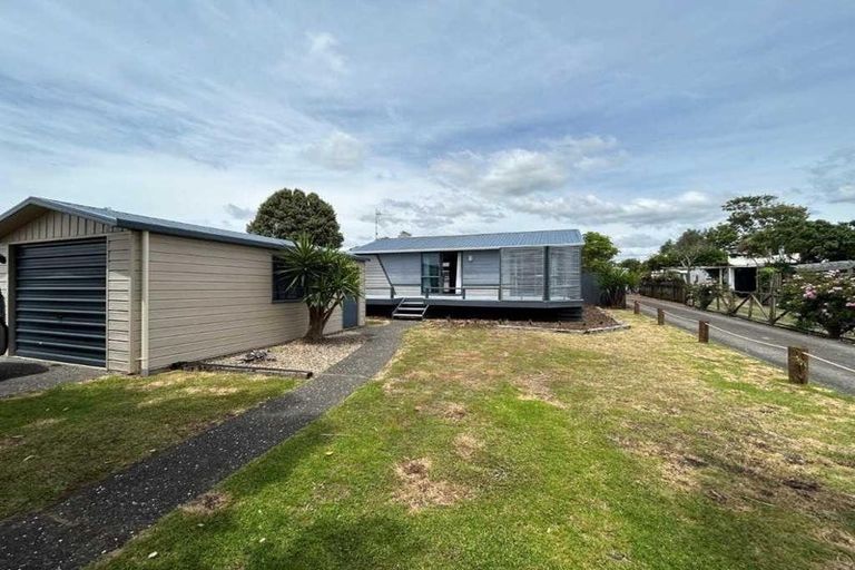 Photo of property in 40a Simpson Road, Papamoa Beach, Papamoa, 3118