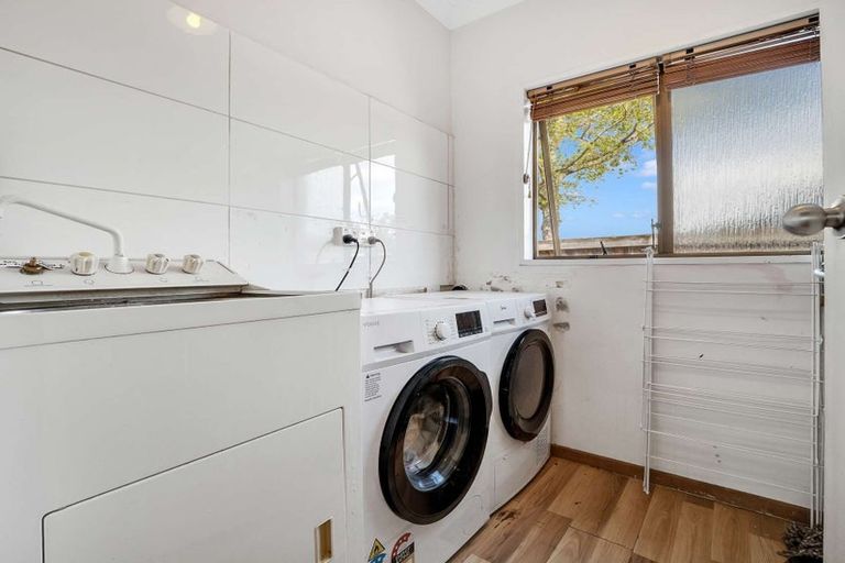 Photo of property in 139d High Street, Oxford, 7430