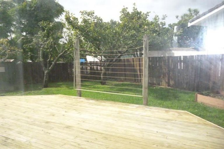 Photo of property in 18 Maroubra Place, Botany Downs, Auckland, 2010