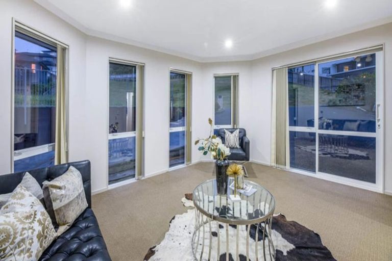 Photo of property in 72 Bur Oak Terrace, Schnapper Rock, Auckland, 0632