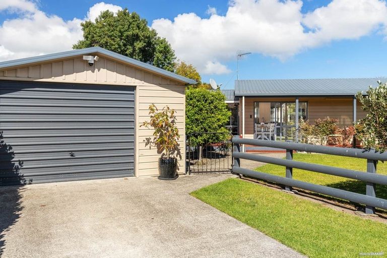 Photo of property in 71 Hamilton Drive, Waiuku, 2123