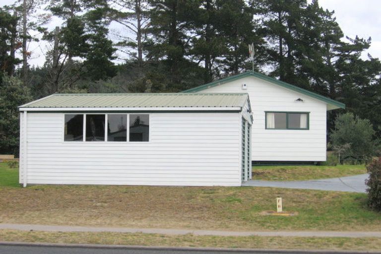 Photo of property in 134 Mayfair Avenue, Whangamata, 3620