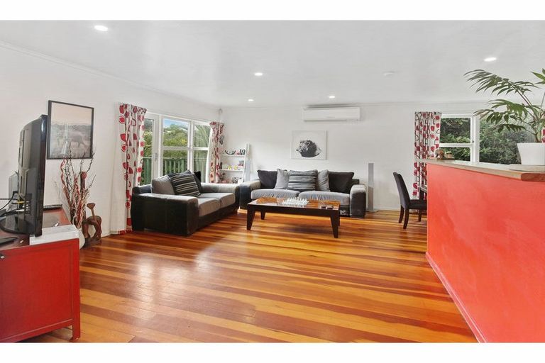 Photo of property in 1/19 Gazelle Avenue, Beach Haven, Auckland, 0626