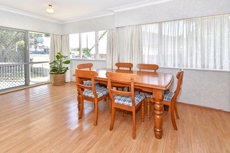 Photo of property in 1 Tanners Road, Mangere Bridge, Auckland, 2022