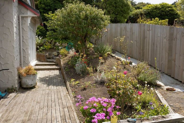 Photo of property in 20 Adderley Terrace, Ravensbourne, Dunedin, 9022