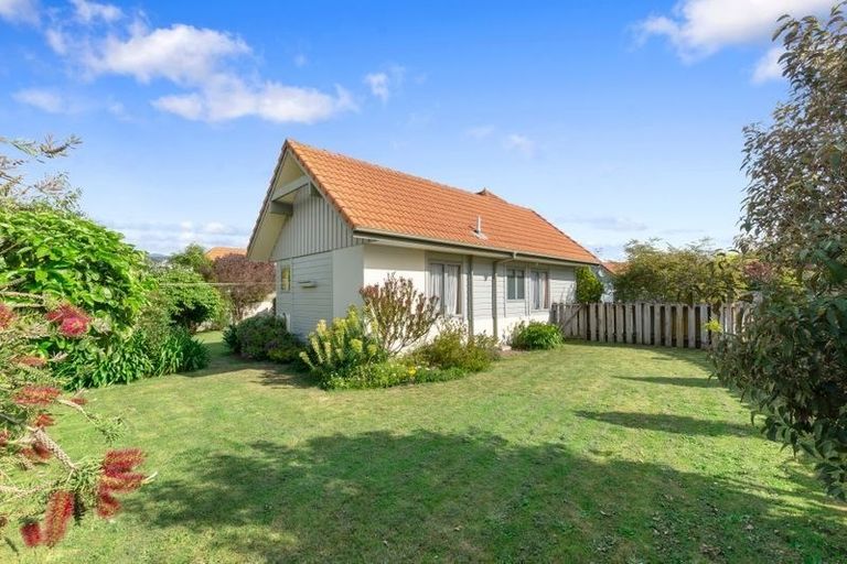 Photo of property in 14b Realm Drive, Paraparaumu, 5032