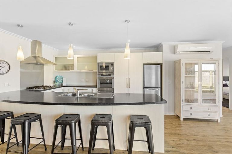 Photo of property in 26 South Road, Waipu, 0510