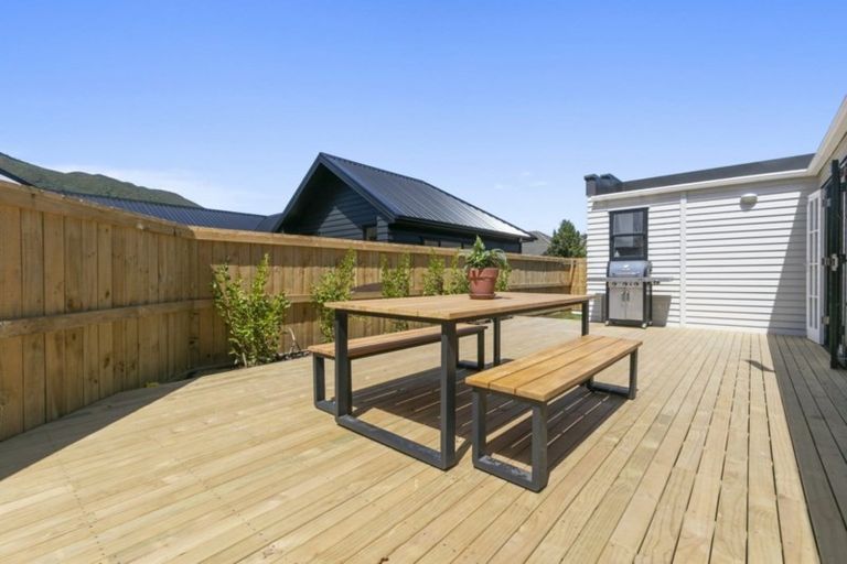 Photo of property in 9b Fergusson Street, Waterloo, Lower Hutt, 5011