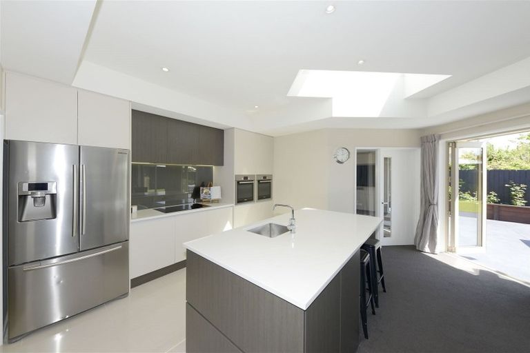 Photo of property in 8 Seagrave Place, Ilam, Christchurch, 8041