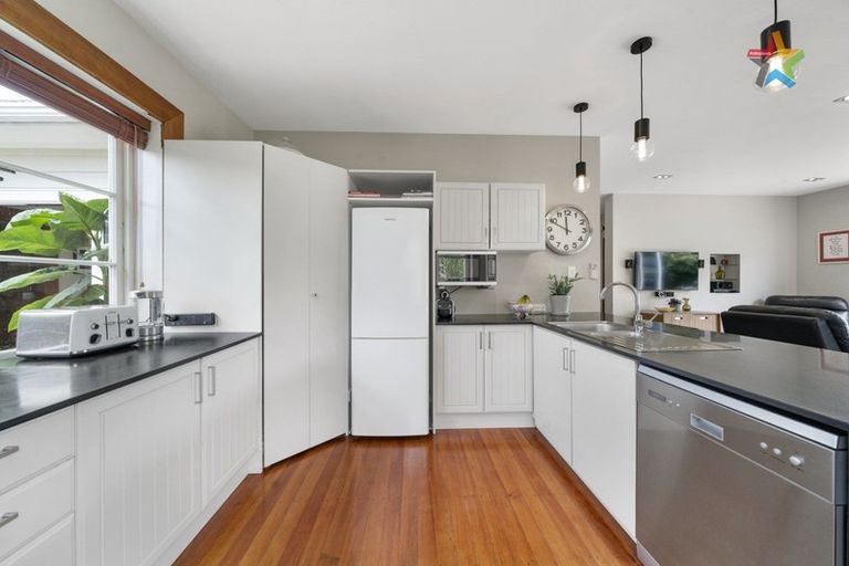 Photo of property in 75 Pilmuir Street, Hutt Central, Lower Hutt, 5010