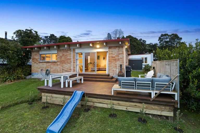 Photo of property in 5 Kotinga Avenue, Glen Eden, Auckland, 0602