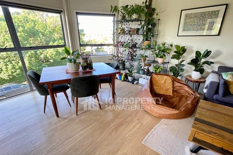 Photo of property in 2/2 New Street, Hamilton East, Hamilton, 3216