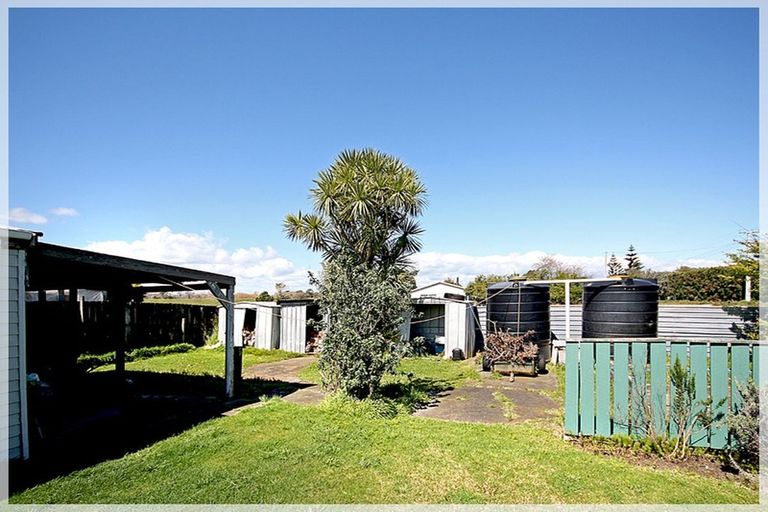 Photo of property in 9 Punga Street, Tangimoana, 4822