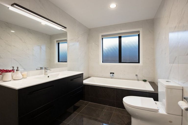 Photo of property in 15 Miharo Crescent, Flagstaff, Hamilton, 3210