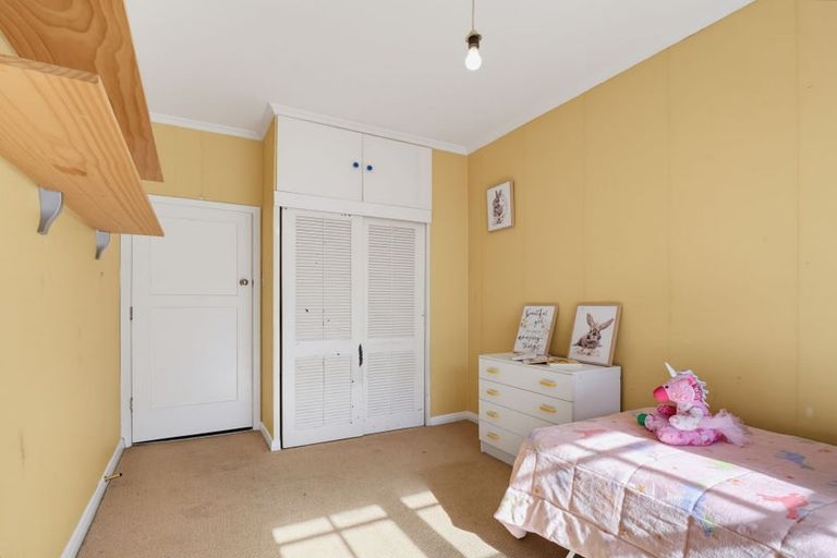Photo of property in 59 Weston Avenue, Roslyn, Palmerston North, 4414