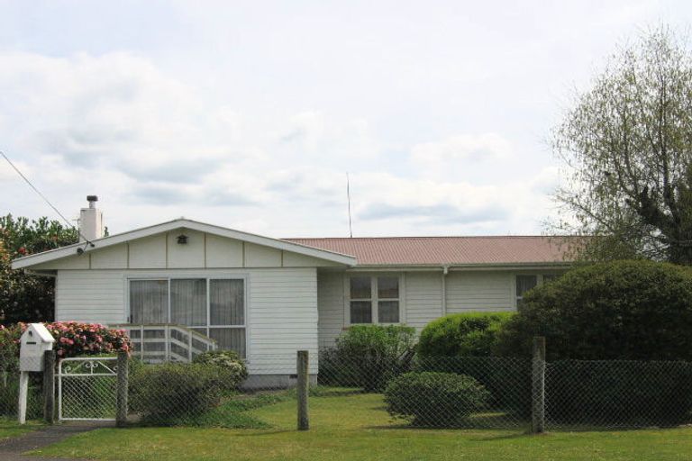 Photo of property in 19 Fenruss Street, Fairy Springs, Rotorua, 3015