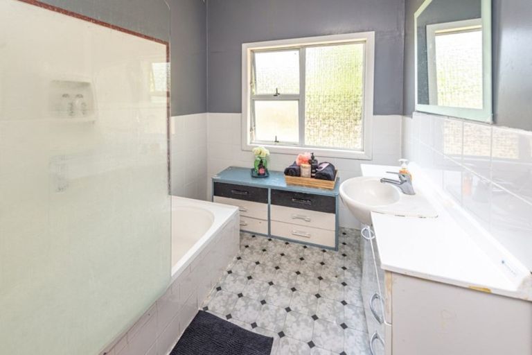 Photo of property in 34 Polson Street, Castlecliff, Whanganui, 4501