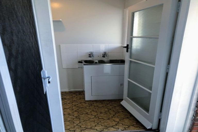 Photo of property in 22 Gossamer Drive, Pakuranga Heights, Auckland, 2010