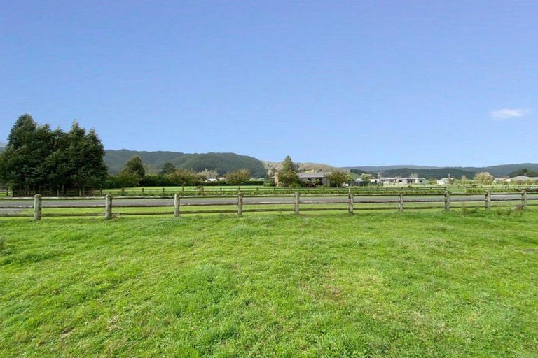 Photo of property in 25 Milbel Way, Levin, 5571