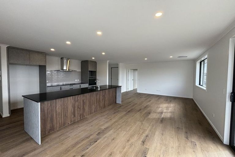 Photo of property in 16 Songpa Street, Halswell, Christchurch, 8025