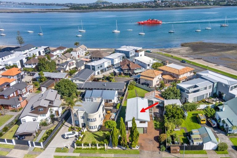 Photo of property in 3 Hattaway Avenue, Bucklands Beach, Auckland, 2012