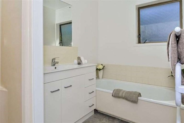 Photo of property in 1/78 Oaktree Avenue, Browns Bay, Auckland, 0630