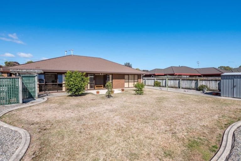 Photo of property in 124 Realm Drive, Paraparaumu, 5032