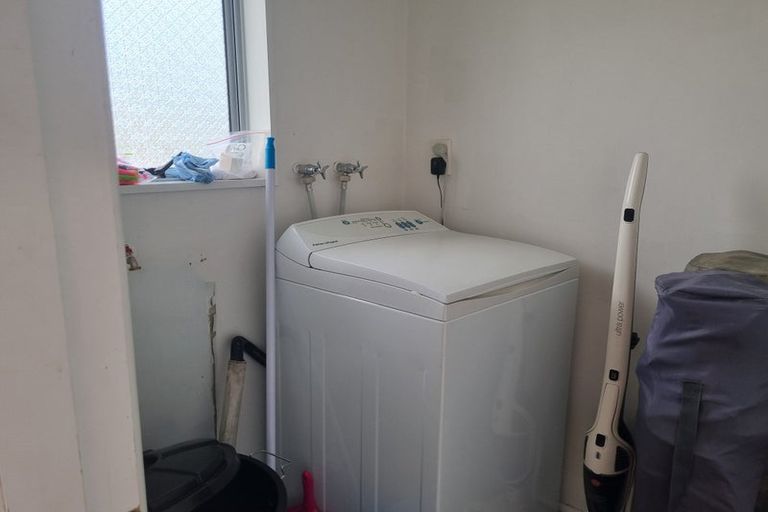 Photo of property in 81 Jellicoe Street, Martinborough, 5711