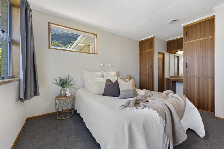 Photo of property in 21b Avalon Crescent, Fernhill, Queenstown, 9300