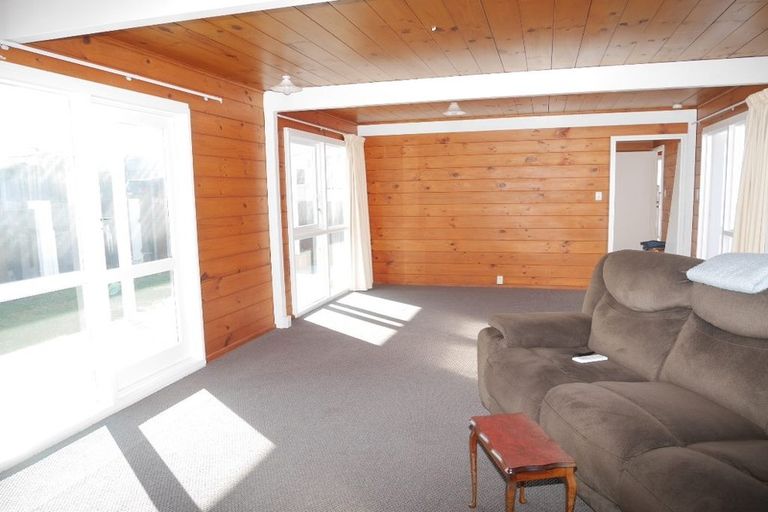 Photo of property in 18 Eskdale Road, Papakowhai, Porirua, 5024