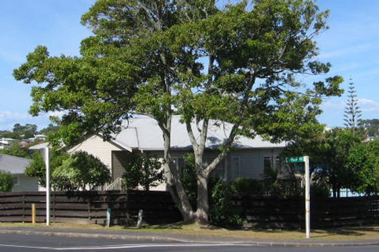 Photo of property in 2/70 Sycamore Drive, Sunnynook, Auckland, 0620