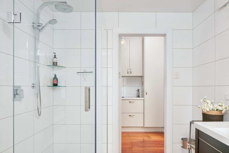 Photo of property in 12 Lysnar Street, Okitu, Gisborne, 4010