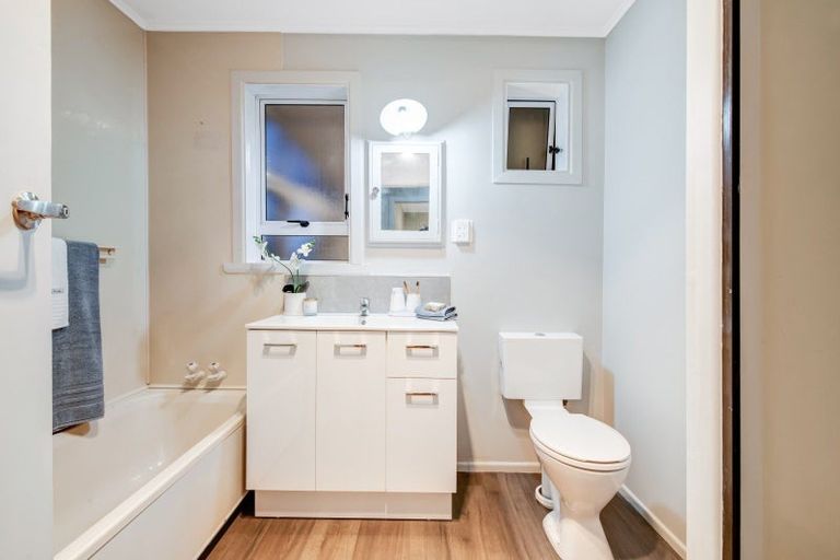 Photo of property in 1/179 Centreway Road, Orewa, 0931