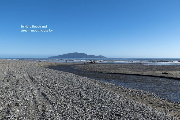 Photo of property in 329 Te Horo Beach Road, Te Horo Beach, Otaki, 5581
