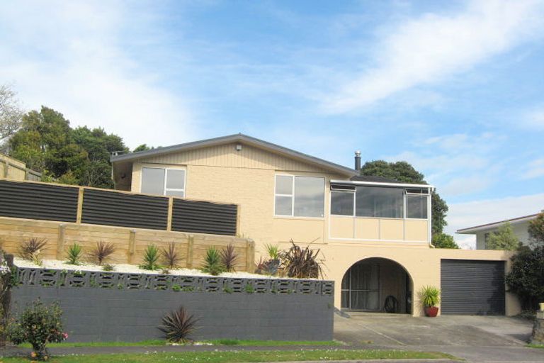 Photo of property in 11 Fairfax Terrace, Frankleigh Park, New Plymouth, 4310