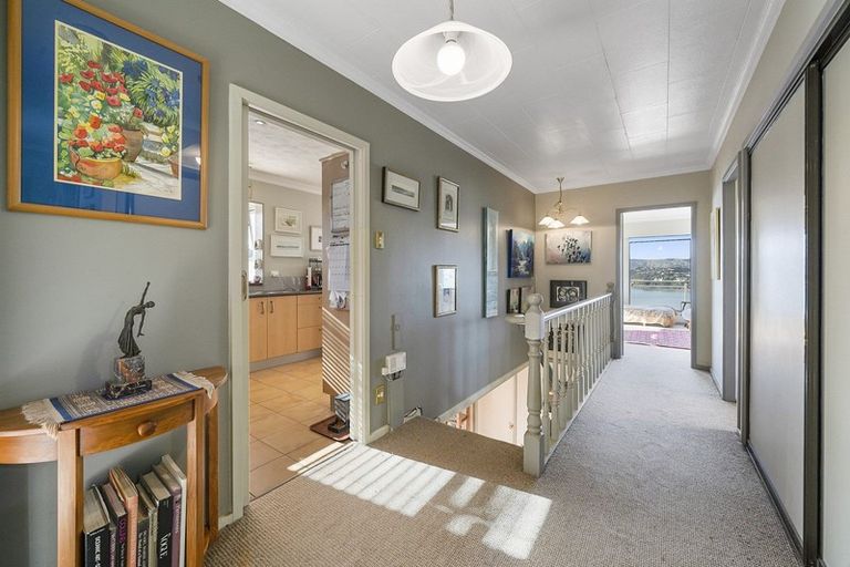 Photo of property in 56 Mana View Road, Paremata, Porirua, 5026