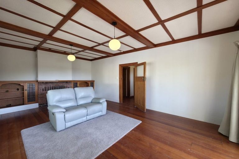 Photo of property in 2 Harvey Road, Bluff Hill, Napier, 4110